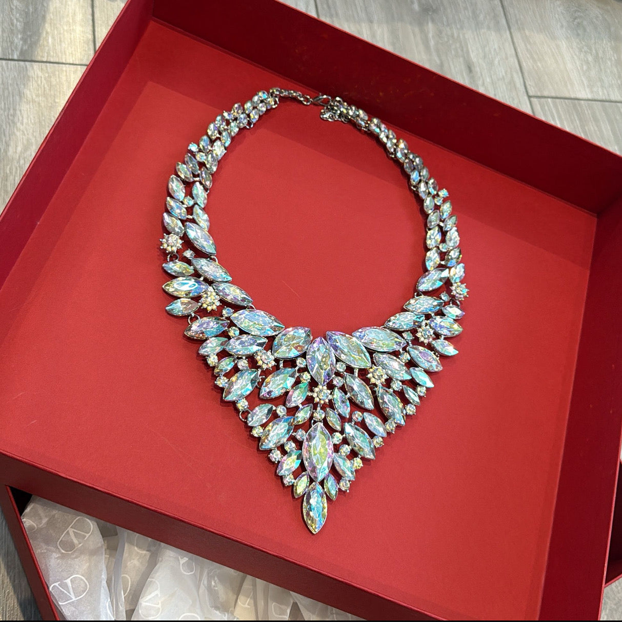 Diamond neckless statement piece
