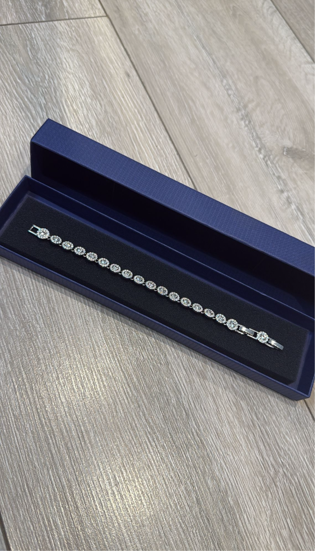 Pretty silver bracelet