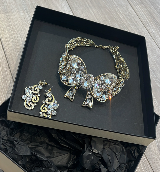 Silver and gold bow set