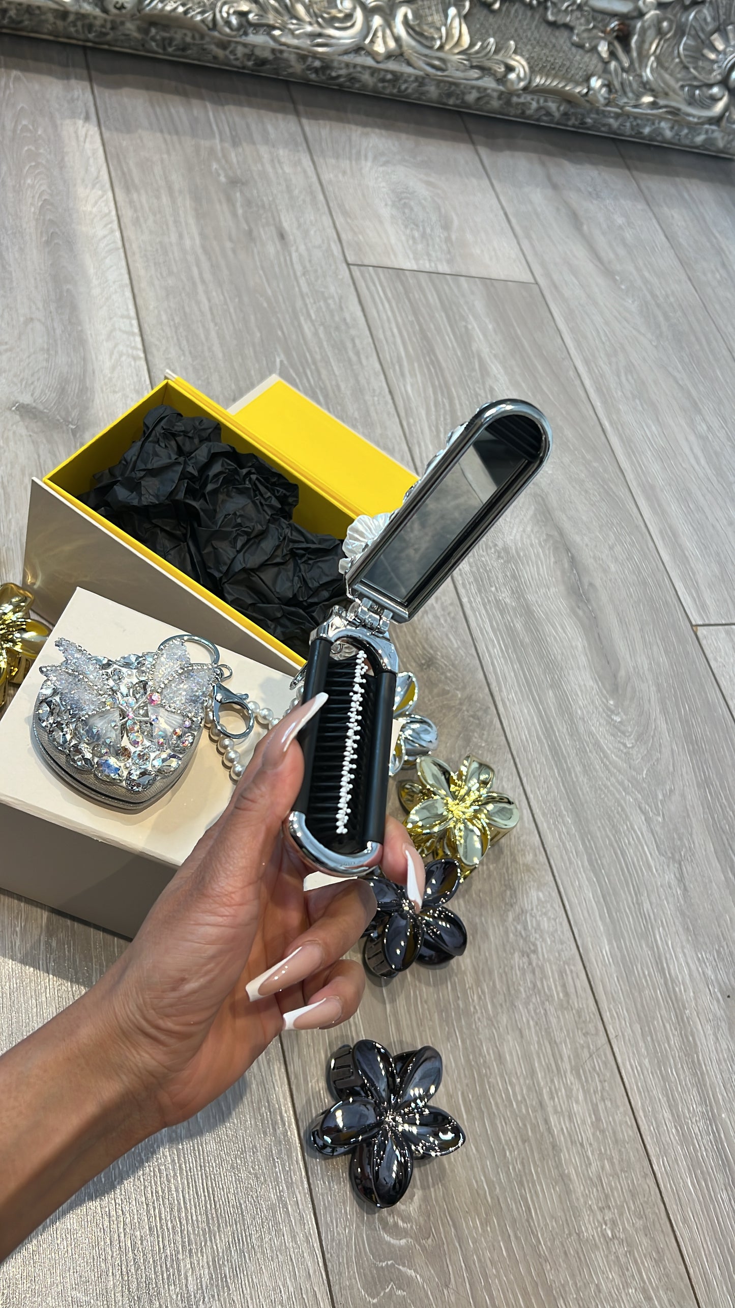 Keyring pretty hairbrush silver