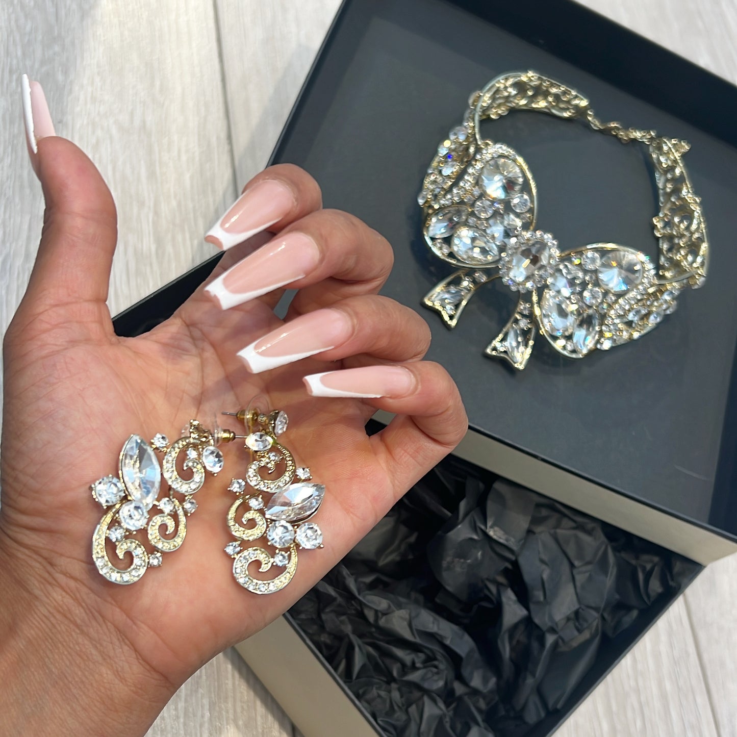 Silver and gold bow set