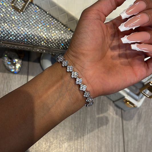 Clove tennis bracelet